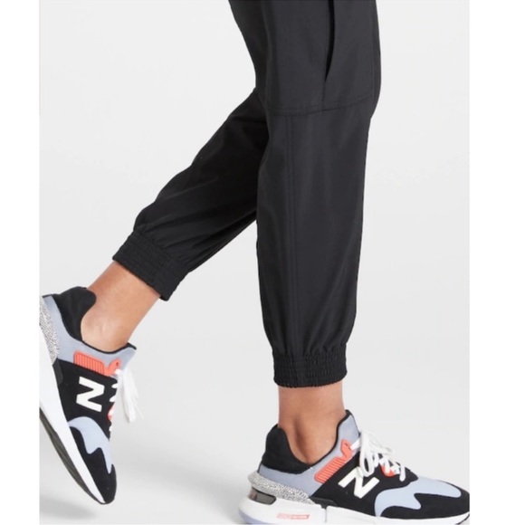 Athleta Chelsea Utility Joggers sz 10 Black - Picture 5 of 16